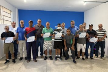 Servidores aposentados recebem homenagem 